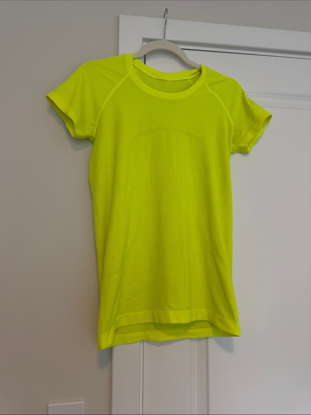 Lululemon- Swiftly Tech Short-Sleeve Shirt 2.0 Hip Length